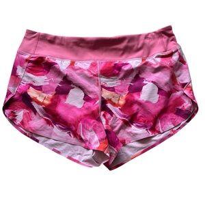 Athleta Women’s Run With It 3.5” Shorts in Painted Energy Coral Size Large